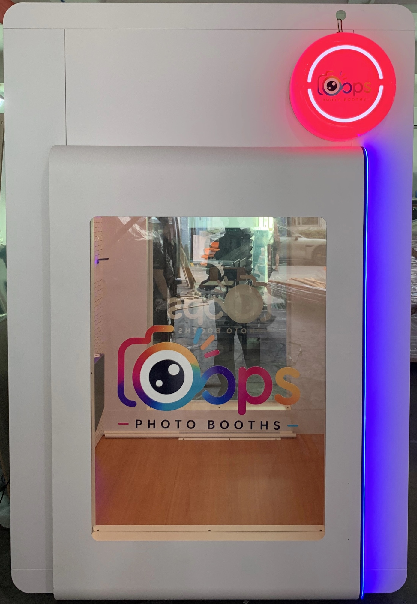 sing together @ Oops Photo Booths